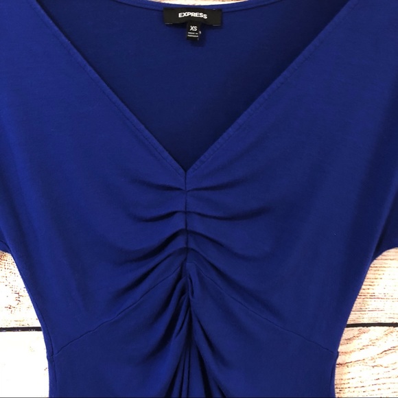 Express Top With Ruching - Picture 3 of 5